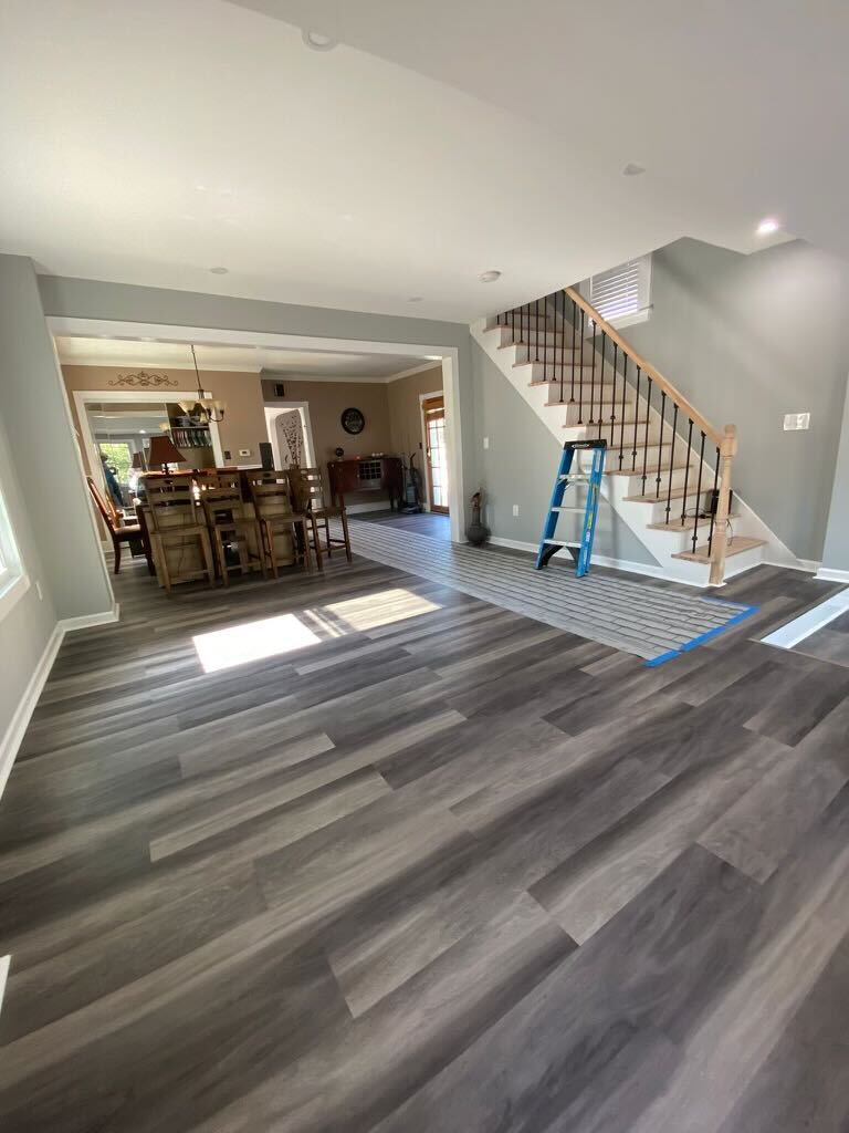 picture of home interior after flooring contractor